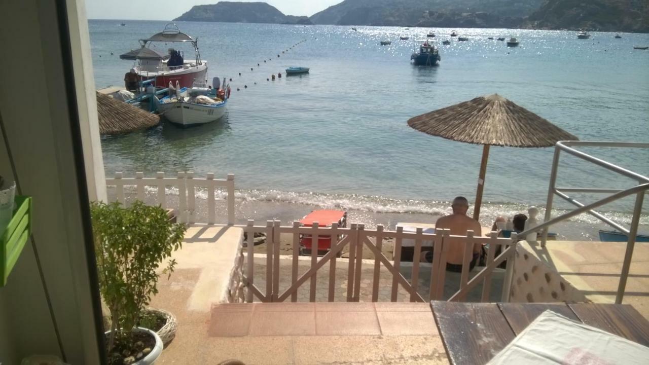 Komissa΄S Beach House อาเยีย เปลาเยีย ภายนอก รูปภาพ