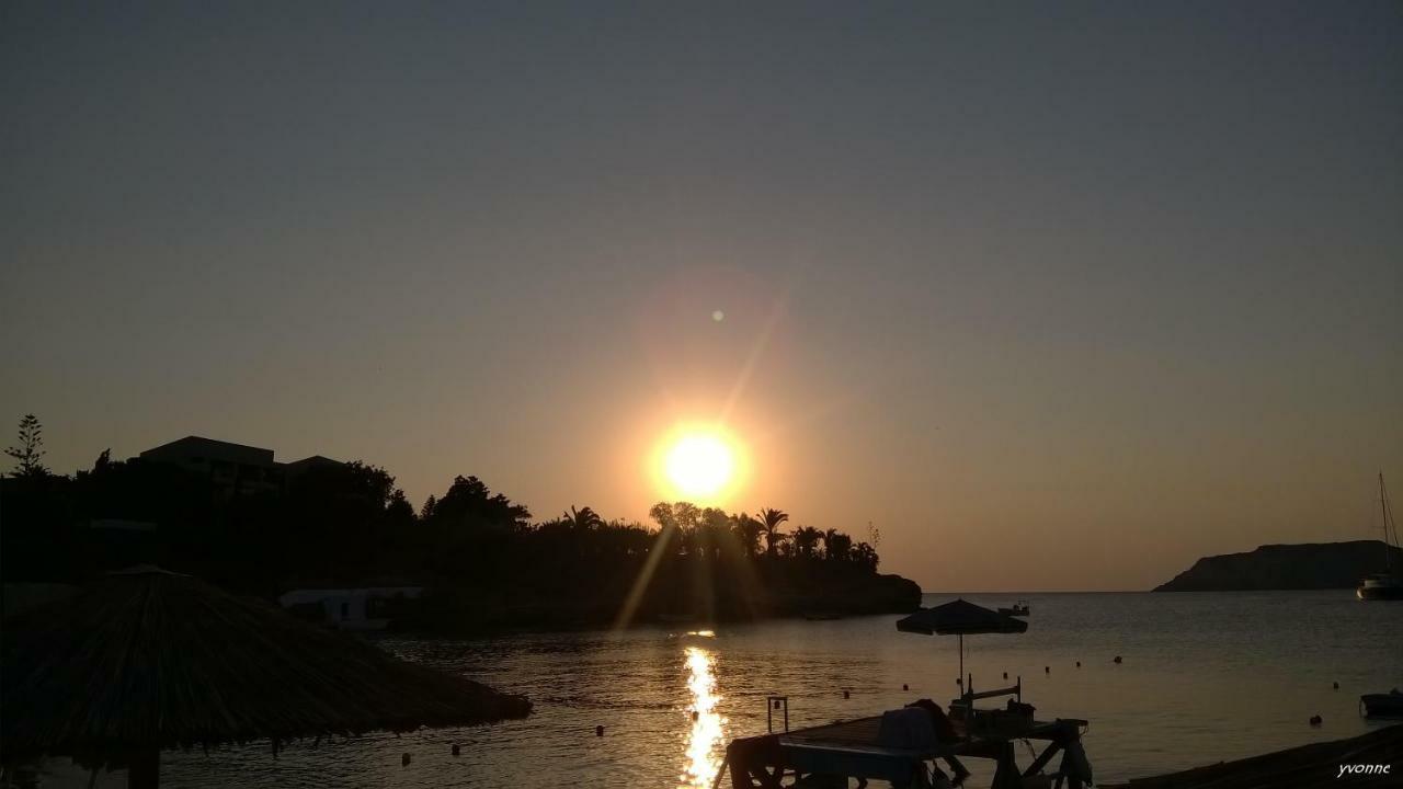Komissa΄S Beach House อาเยีย เปลาเยีย ภายนอก รูปภาพ