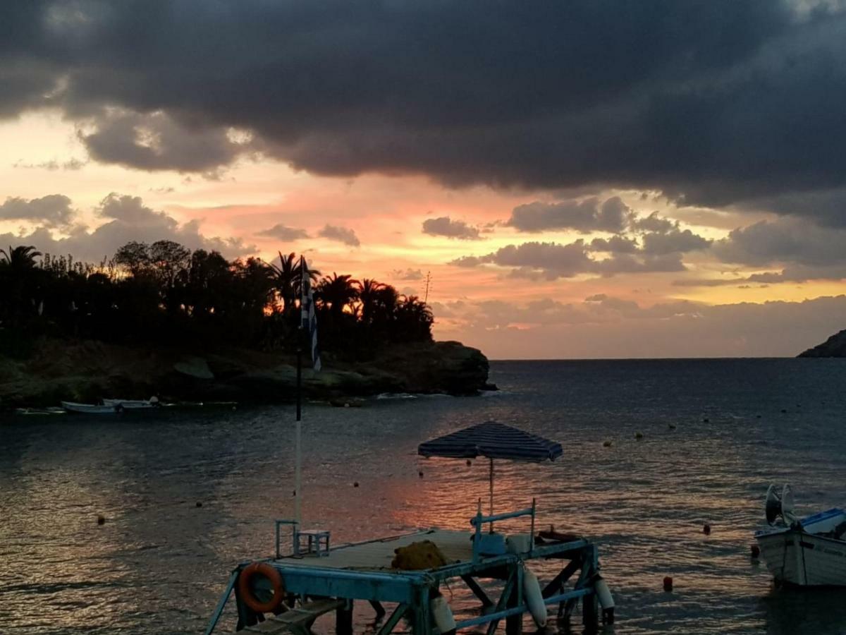 Komissa΄S Beach House อาเยีย เปลาเยีย ภายนอก รูปภาพ